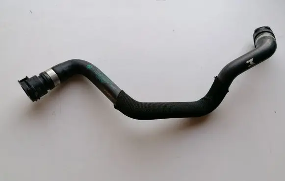 BMW 7 G11 G12 Engine coolant pipe/hose 8572908