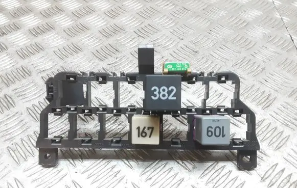Audi A3 S3 8L Fuse module 8D0937503E