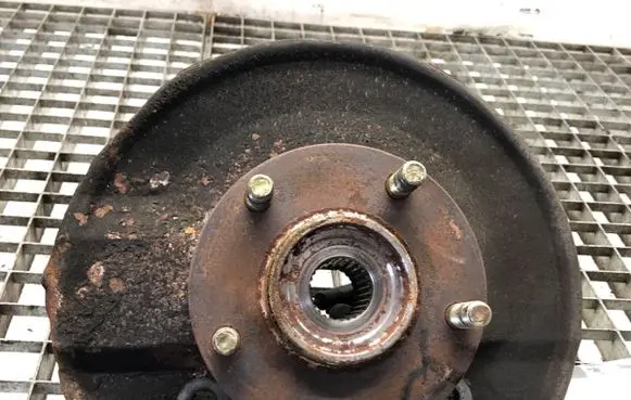 Mitsubishi Lancer VIII Front wheel hub spindle knuckle