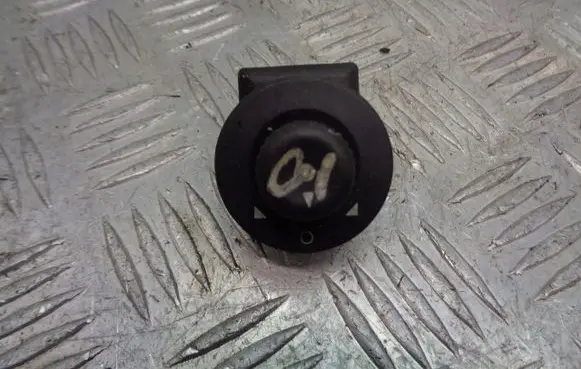 Citroen C3 Wing mirror switch