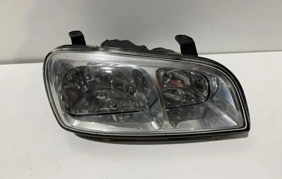 Toyota RAV 4 (XA10) Headlight/headlamp