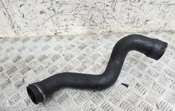 Volkswagen PASSAT B5 Intercooler hose/pipe 058145856C