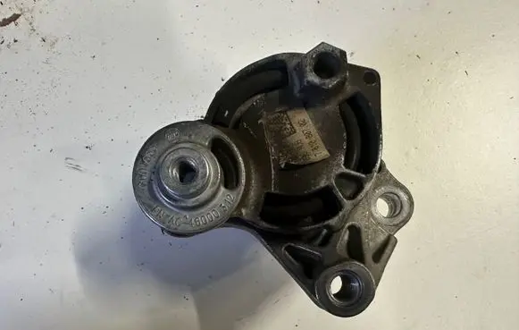 BMW X3 F25 Generator/alternator bracket 7810807