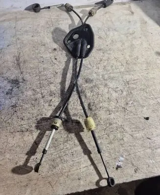 Renault Megane II Gear shift cable linkage 
