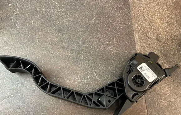 Ford Grand C-MAX Accelerator throttle pedal AV619F836AB
