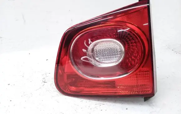 Volkswagen Tiguan Tailgate rear/tail lights 5N0945094C