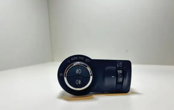 Opel Insignia A Light switch 13268707