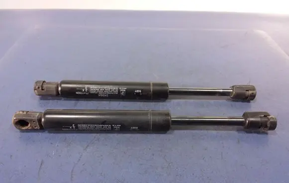 Alfa Romeo 159 Shock absorber/damper mounting bracket 