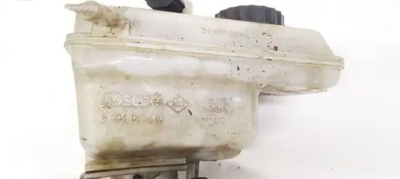 Brake fluid reservoir