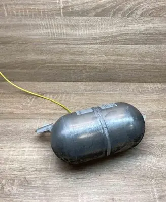 BMW 7 G11 G12 Air suspension tank/reservoir 6861933