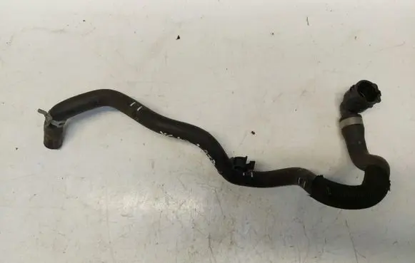 Volvo XC40 Engine coolant pipe/hose 32249611