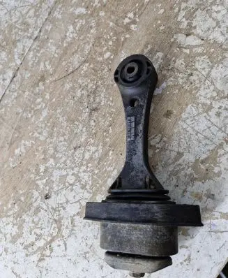 Volkswagen New Beetle Engine mount bracket 1J0199851