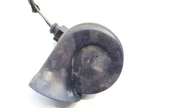 Volkswagen PASSAT B6 Horn signal e1000209 3c0951223