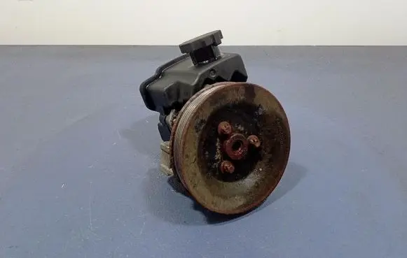 Mercedes-Benz Vito Viano W639 Power steering pump A0034667201