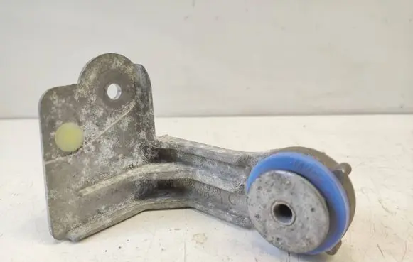 Citroen DS7 Crossback Radiator mount bracket 9633778980