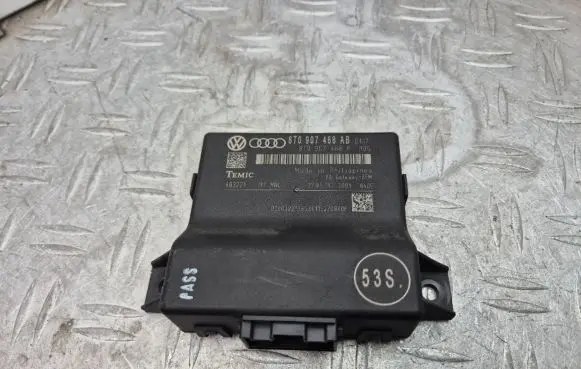 Audi A5 8T 8F Gateway control module 8T0907468AB