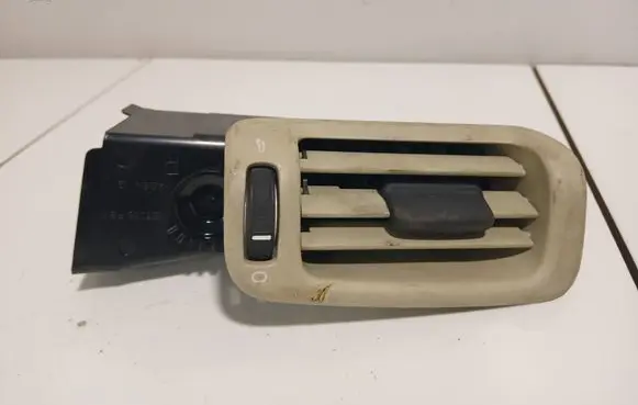 Volvo V70 Dash center air vent grill 06E5365