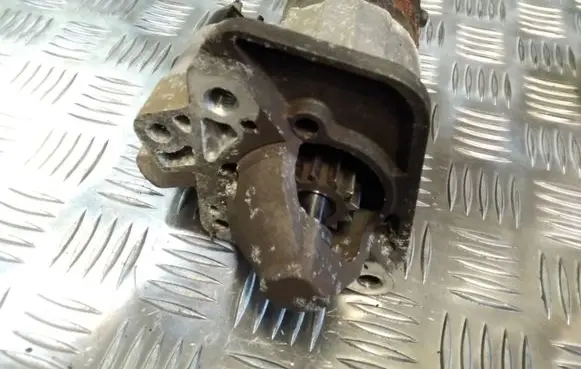 Renault Kangoo I Starter motor 8200584675 M000T87881