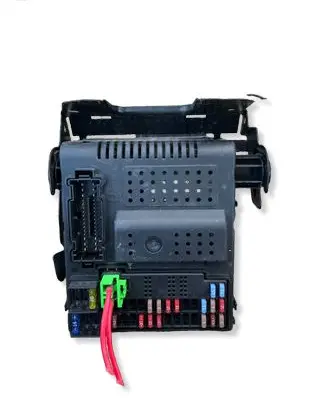 Volvo V70 Fuse module 30786475 28062212