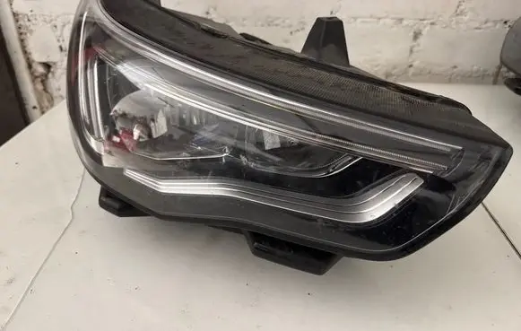 Opel Grandland X Headlight/headlamp YP00015480 25306201811
