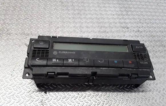 Volkswagen PASSAT B5.5 Climate control unit