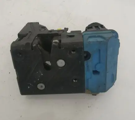 Volvo V70 Front door lock 30663042