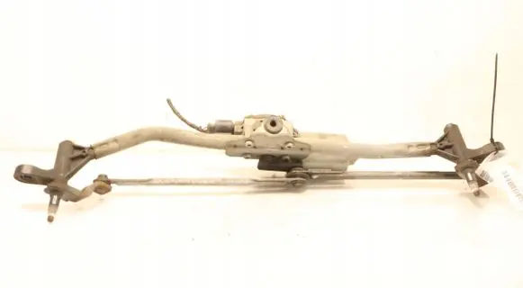 Skoda Fabia Mk2 (5J) Front wiper linkage and motor