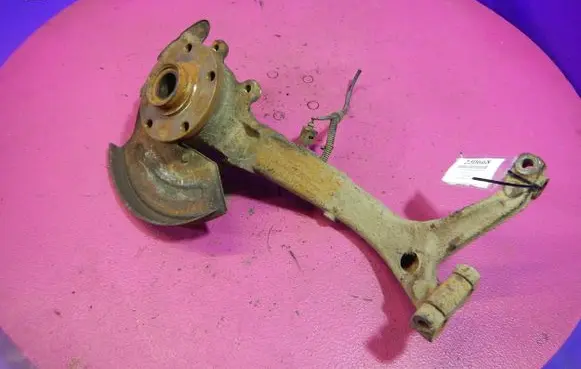 Volkswagen PASSAT B5.5 Front wheel hub spindle knuckle 8D0407257AM