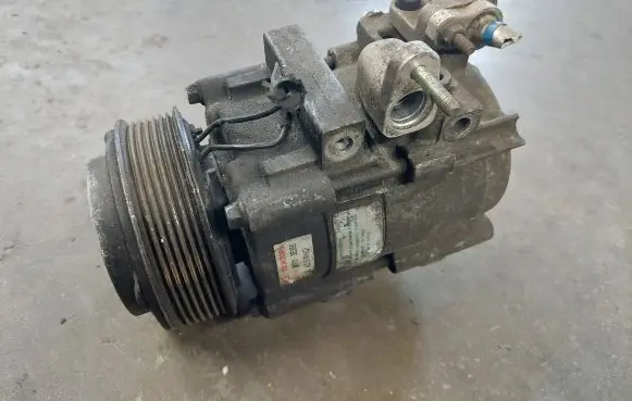 KIA Sorento Air conditioning (A/C) compressor (pump) 977013E350 FD46XG A25RHD