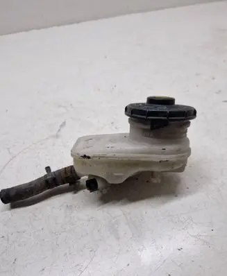 Brake fluid reservoir
