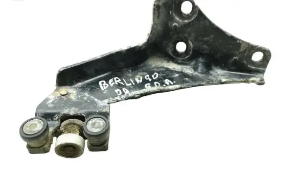Citroen Berlingo Sliding door lower roller guide/hinge 9680486680 32387