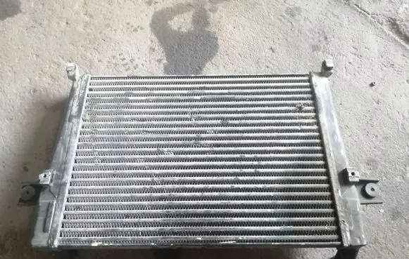 Jeep Cherokee Intercooler radiator 52079499AC