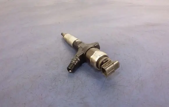 Subaru Forester SH Fuel injector 16613AA03