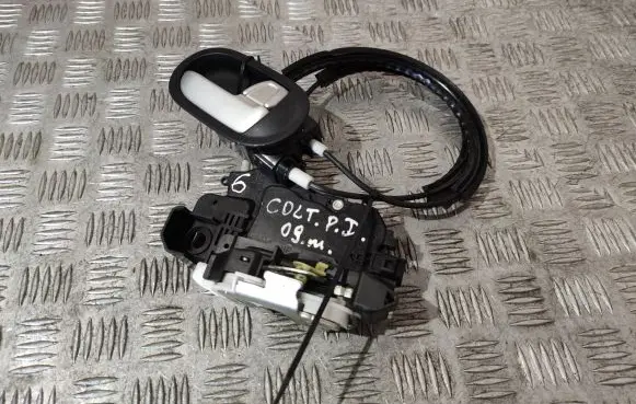 Mitsubishi Colt Front door lock 09612A