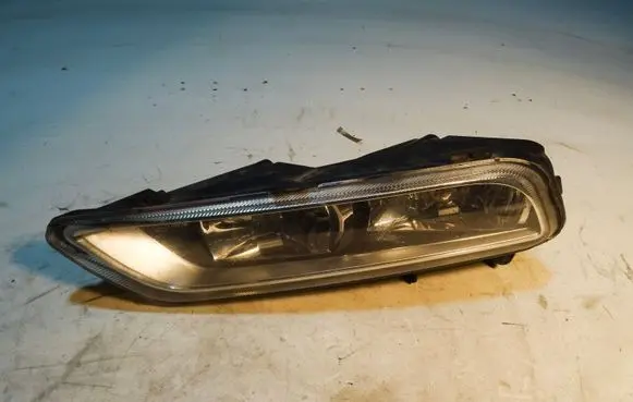 Volkswagen PASSAT B7 Front fog light 176623