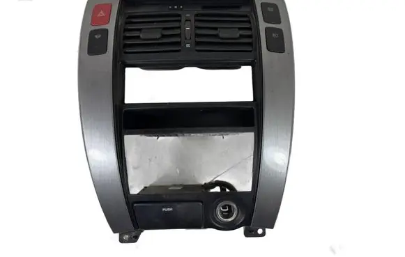 Hyundai Tucson JM Central console control unit 