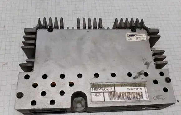 Volkswagen Sharan Aerial antenna amplifier 94GP18B849A 94AP18T806AA