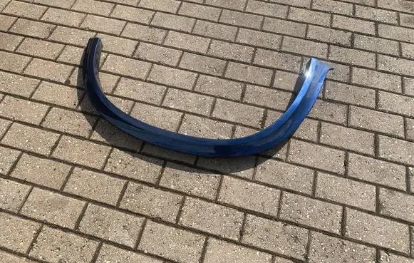 Fender trim (molding)