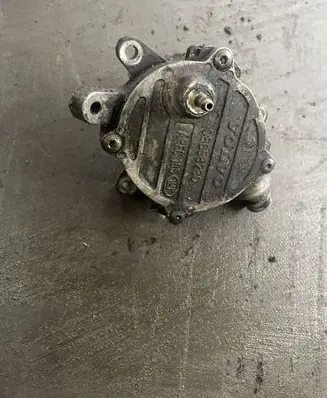 Volvo V70 Vacuum pump