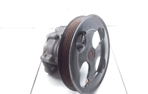Mitsubishi Carisma Power steering pump