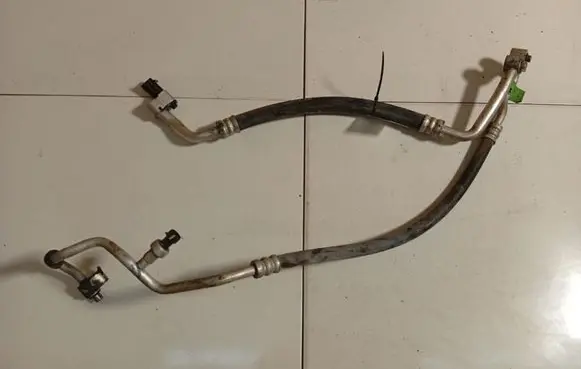 Opel Antara Air conditioning (A/C) pipe/hose 20927347