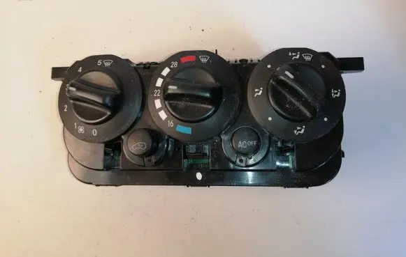Mercedes-Benz A W168 Climate control unit 1688302285