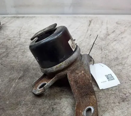 Volvo V60 Engine mount bracket 8G9N6F012BB 30793318