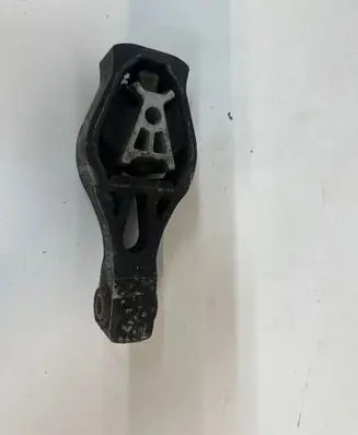 Peugeot 308 Engine mount bracket 9811786680 212311600