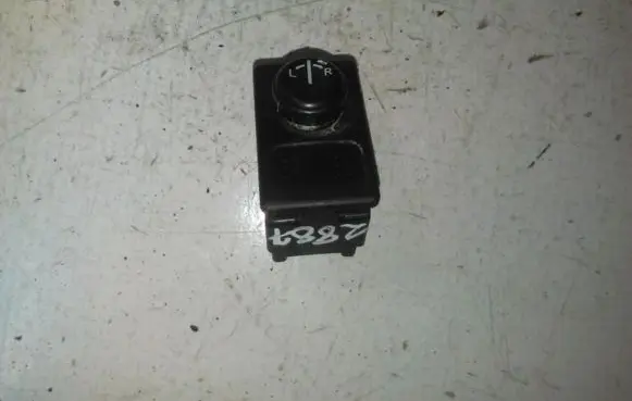 Nissan Almera N16 Wing mirror switch
