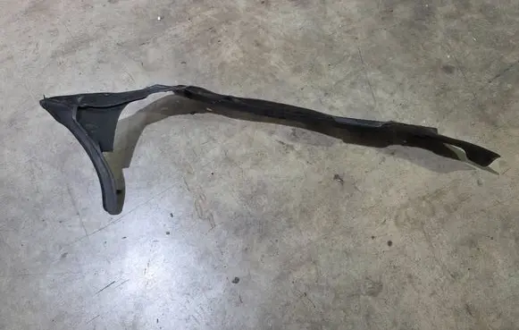 Audi Q7 4L Fender end trim 4L0821112
