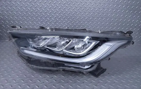 Toyota Yaris XP210 Headlight/headlamp 81150K0080