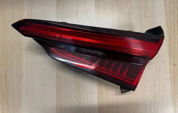 Audi A5 Tailgate rear/tail lights 8W6945094A