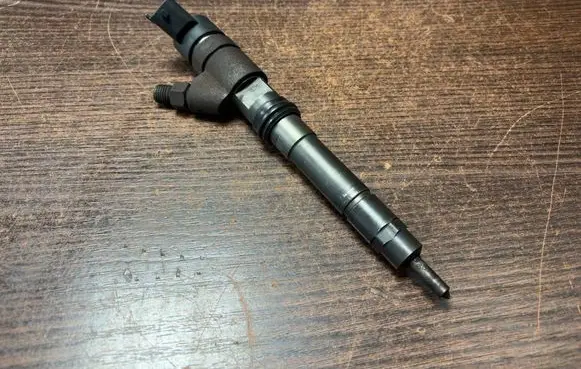 Iveco Daily 3rd gen Fuel injector 0445120011