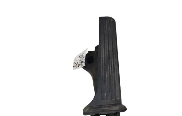 Accelerator throttle pedal